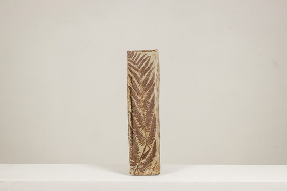 Image 1 of Vaso in gres in stile brutalista con decorazione vegetale. Anni '70.