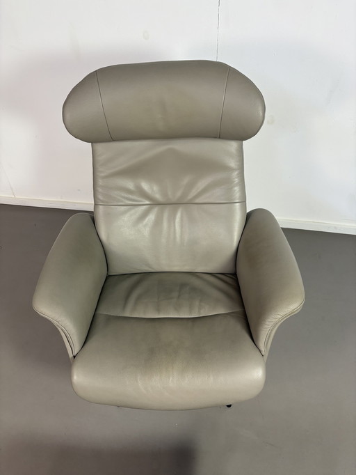 Conform Relax Adjustable Armchair Met Stool