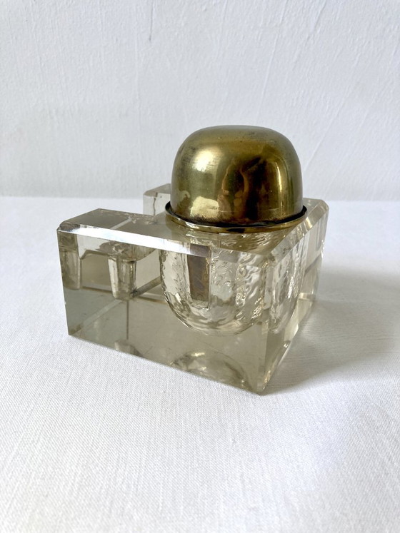 Desk Inkwell with Beveled Cut Glass Reservoir and Brass, circa 1900 – Decorative Objects (photo 5 of 18)