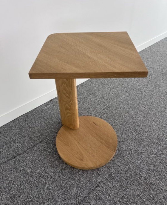Image 1 of Petite table en bois KANN