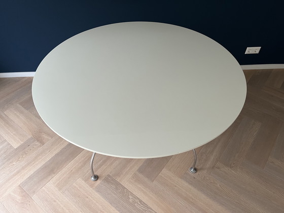 Image 1 of Tavolo da pranzo rotondo di design Kartell 128 cm