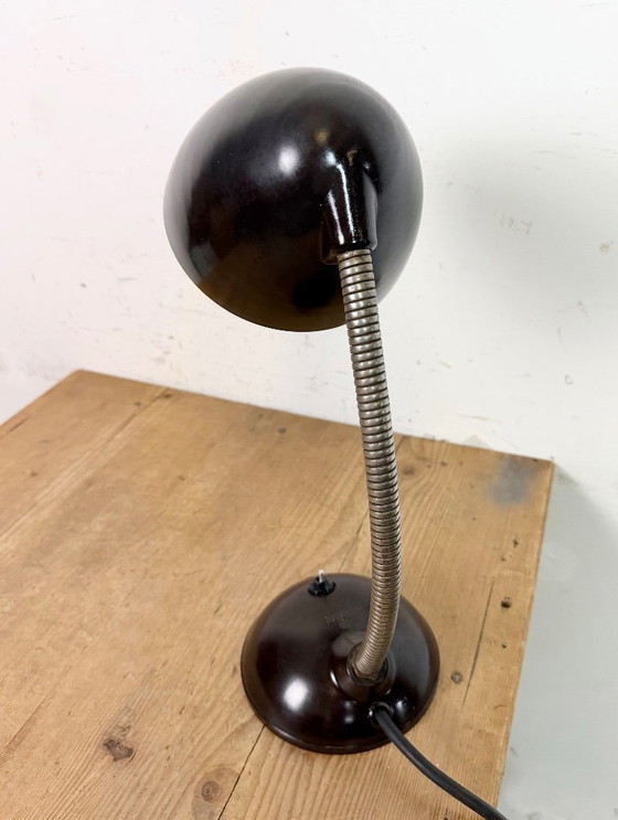 Image 1 of Vintage bruine bakelieten zwanenhals tafellamp, jaren 50