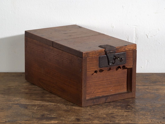 Antique Japanese chest with iron lock – Japan, circa 1880 – Chest of drawers (photo 8 of 40)