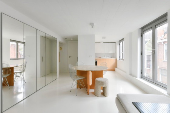 Image 1 of DESIGN MARMER Androgyne Dining Table (round)