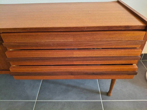 Vintage Sideboard from the 1960s made of Teak, Italian Design. – dressoirs, Wood (photo 2 of 5)