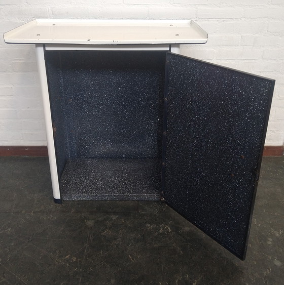 Image 1 of Vintage Geëmailleerd Kastje Van Ijzer