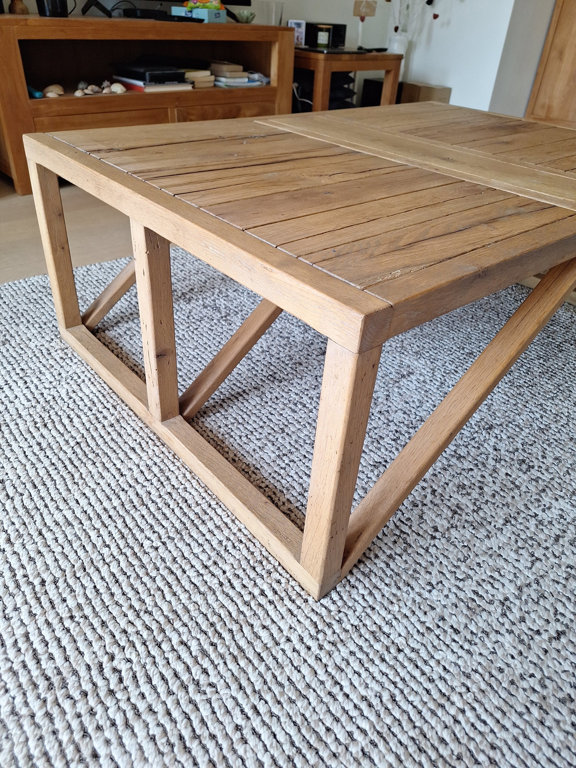 Flamant Tables | Whoppah