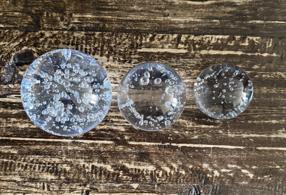 Image 1 of Vintage glazen presse-papiers met luchtbellen (bullicante)