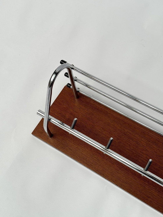 Image 1 of Appendiabiti da parete retrò con mensola – Legno wengé e cromo, stile vintage spaziale