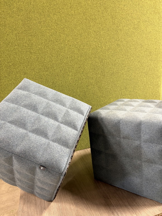 Image 1 of 2x BuzziSpace BuzziCube 3D akoestische zitkrukken – In zeer goede staat