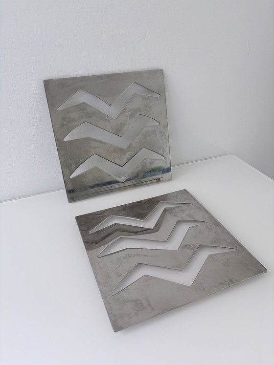 Set of 2 Stainless Steel Coasters Geometric Design – Table accessories, Aluminium, rvs (photo 4 of 8)