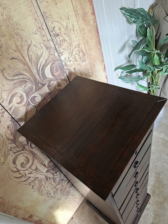 Image 1 of Koloniaal teakhouten ladenkast, apothekerskast, archiefkast afm. 42x47cm en 136cm hoog.