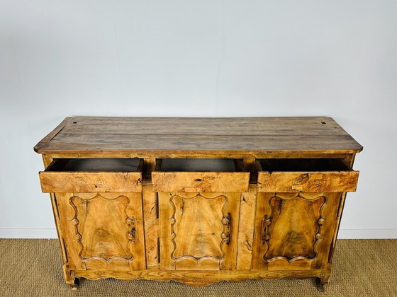 Image 1 of Buffet provinciale in noce, 1800