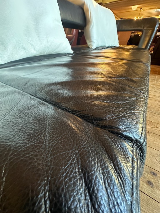 Image 1 of Salle d'exposition du canapé 3 places Formenti