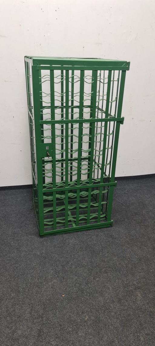 Una caja fuerte para vinos Arnold