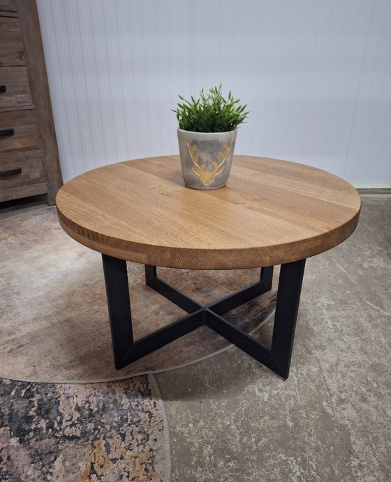 Image 1 of New robust oak coffee table with metal base 80cm