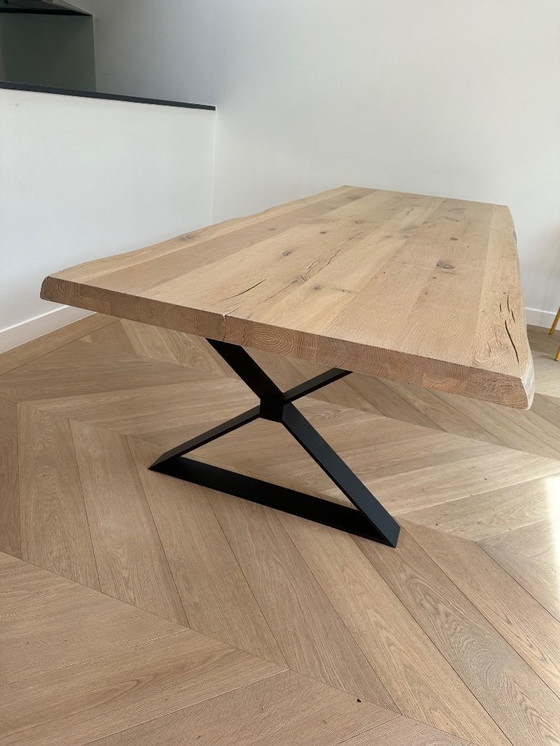 Image 1 of Table en chêne et structure en acier