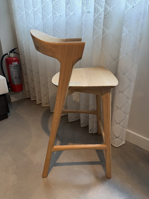 2 taburetes de bar Fabr. Ethnicraft Modelo Buck – barkrukken, Wood (photo 2 of 6)