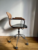Silla de escritorio Cherner de nogal