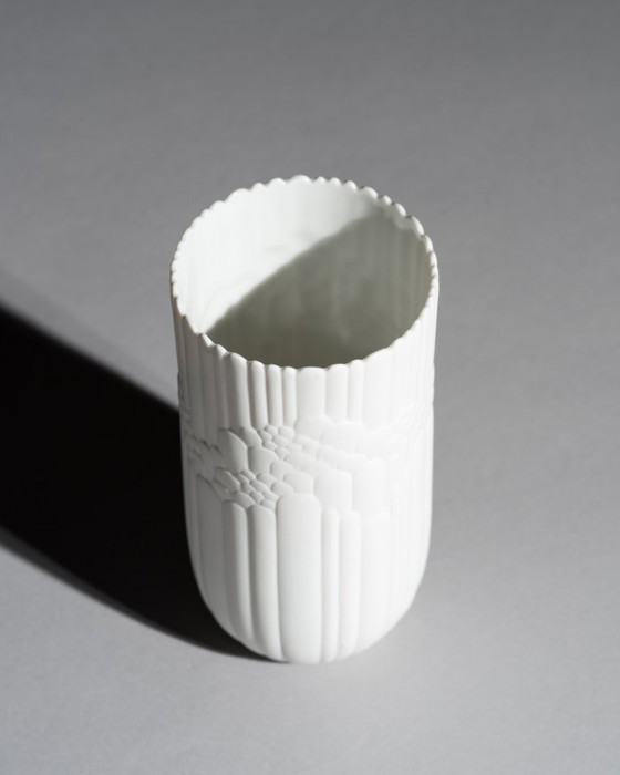 Image 1 of Rosenthal Anemone Porzellan-Trio kleiner Vasen mit Deckelbox von Rosemonde Nairac