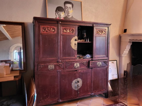 Image 1 of Antique Chinese cabinet in solid wood – brass fittings