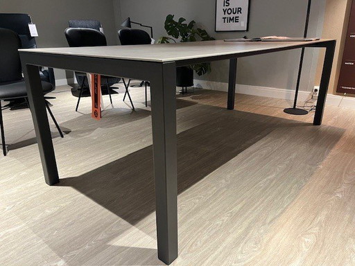 Bert Plantagie Pedro – eettafels