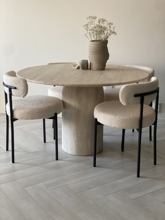 Image 1 of Table de salle à manger ronde en travertin 120