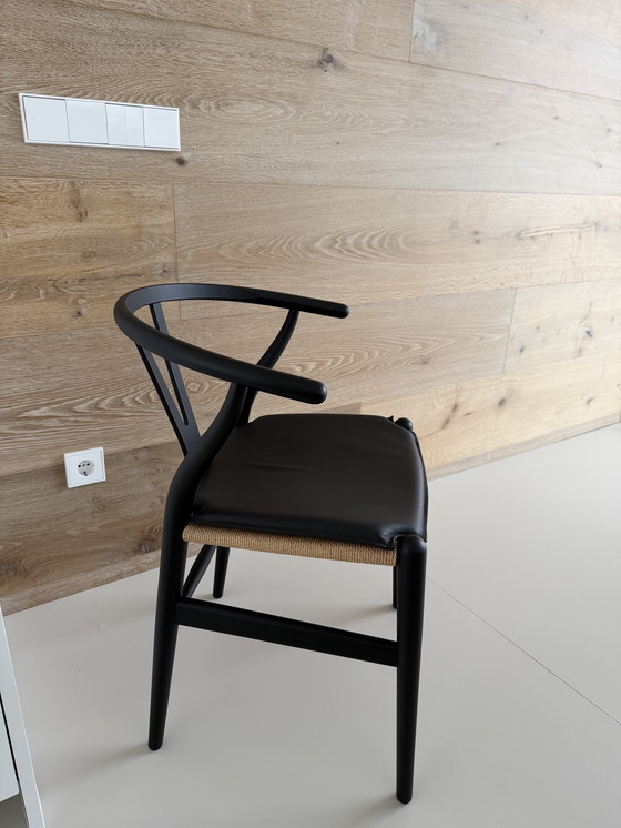 Image 1 of 8 x Carl Hansen & Sohn