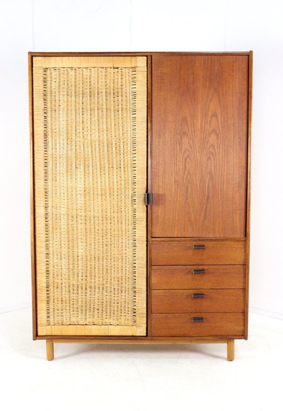 Image 1 of Armadio vintage per ragazze di Sebastian Muggenthaler