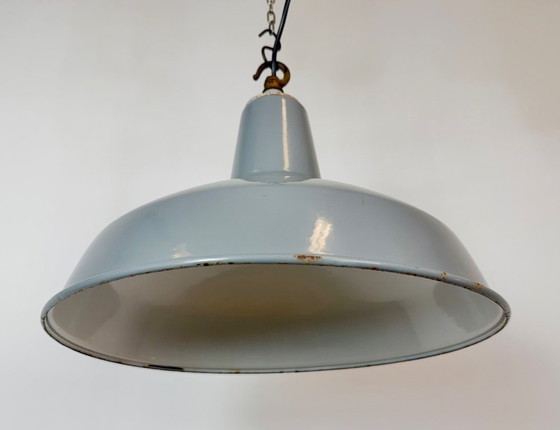 Industrial British Grey Enamel Factory Pendant Lamp, 1960s – Iron (photo 6 of 17)