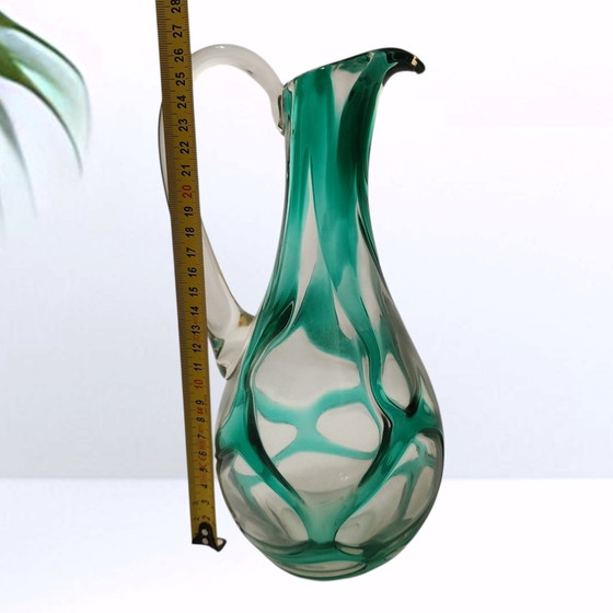 Vintage glass carafe / handle vase - clear glass with green train decoration, mid-century studio glass, 27 cm (photo 4 of 7)