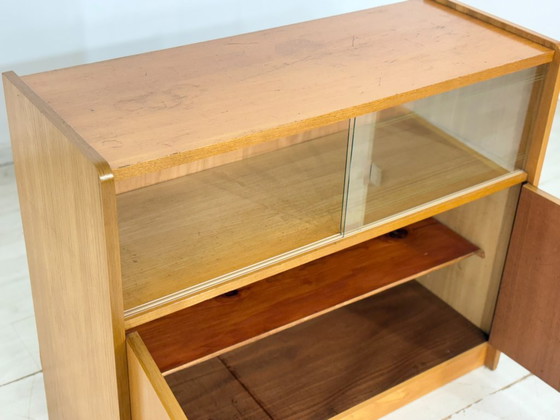 Image 1 of Commode/petite vitrine style années 60 – Bois d'orme
