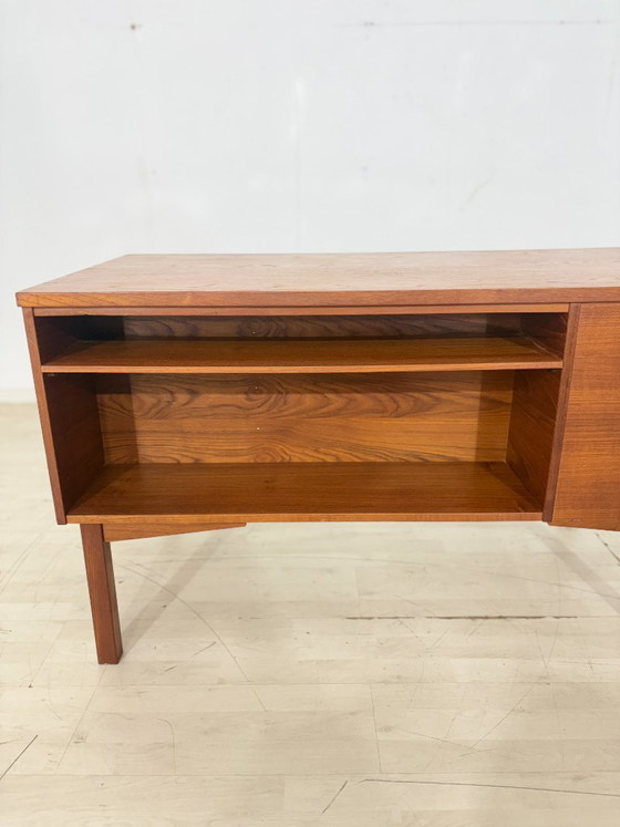 Image 1 of Bureau uit het midden van de vorige eeuw / Deens teakhouten bureau / vintage bureau / bureau uit de jaren 60