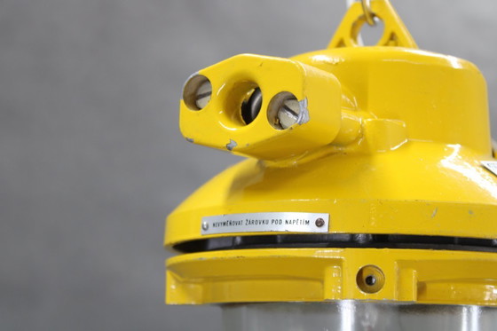 Image 1 of Lampada industriale in vetro degli anni '70, Cecoslovacchia