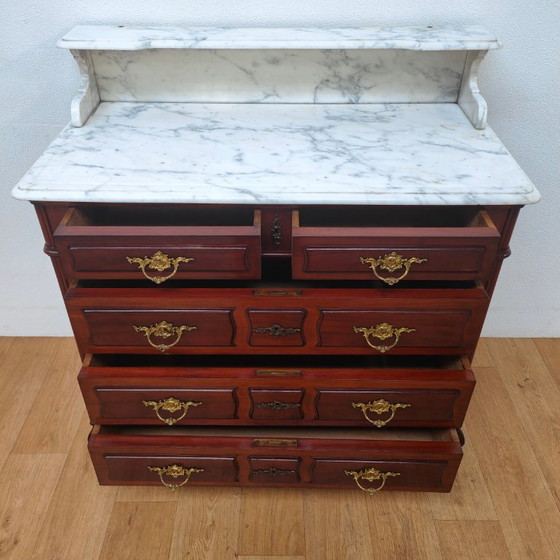 Image 1 of Commode ancienne de salle de bain avec plateau en marbre