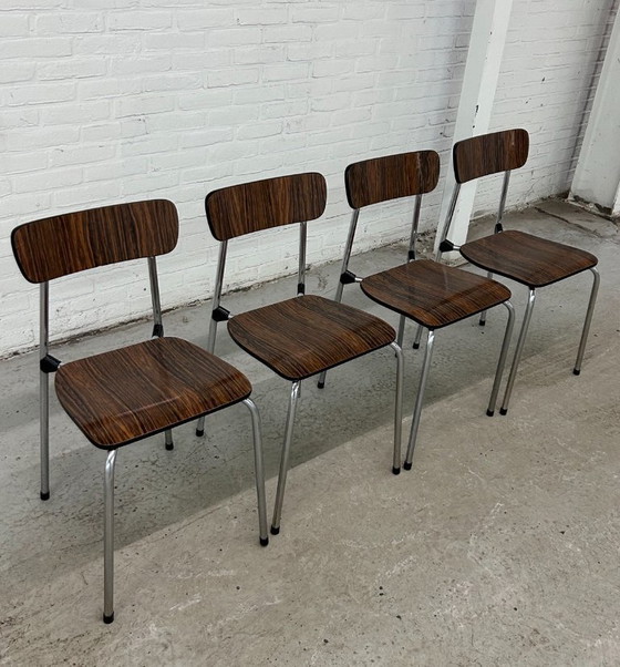 Image 1 of Table vintage en Formica avec chaises