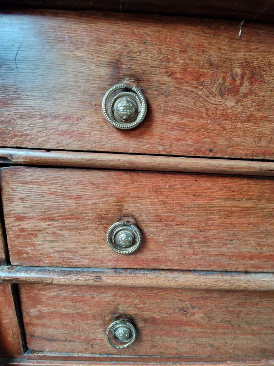 Großer antiker Eichenholz-Aufbewahrungsschrank von 1810-1840 (photo 4 of 8)