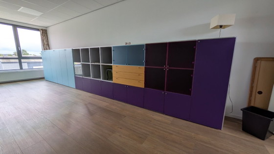 Modulare Aufbewahrungsschrank in mehreren Farben, Kunststoff, Holz, Blau, Modern (Foto 2 von 12)