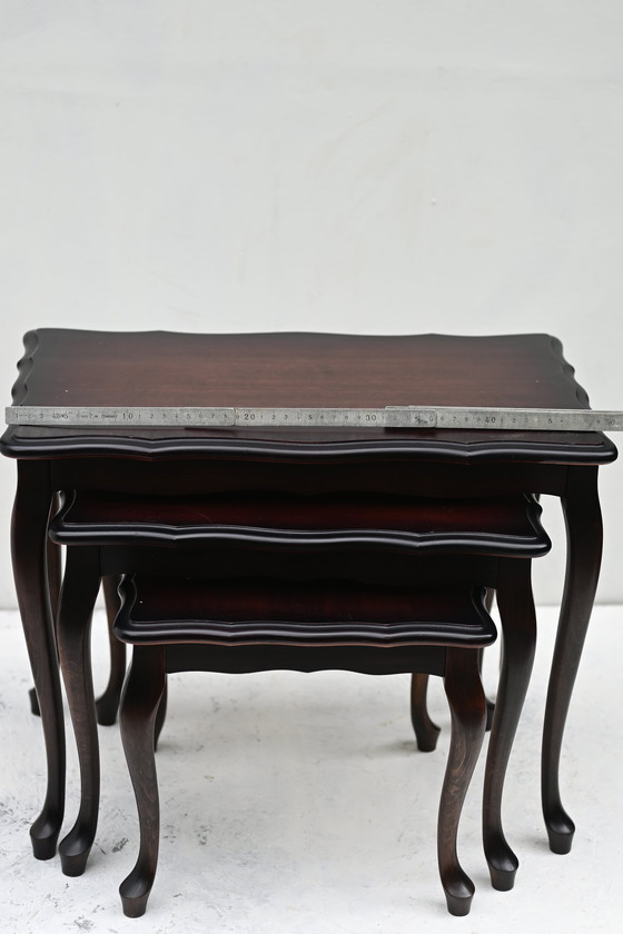 Image 1 of Antieke set van 3 bijzettafels.