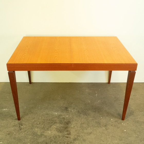 Image 1 of Table de salle à manger extensible, teck, années 1960