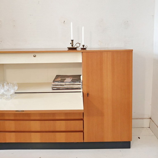 Armoire murale vintage