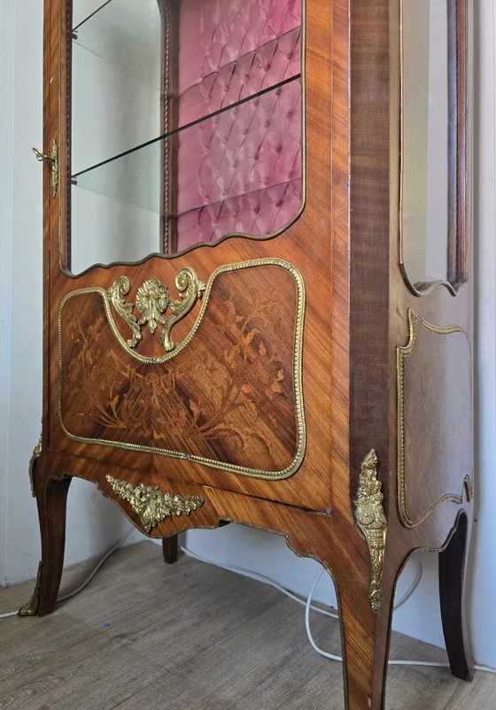 Louis XV Vitrinekast – Vitrinekasten, Glass, Velvet (photo 8 of 13)