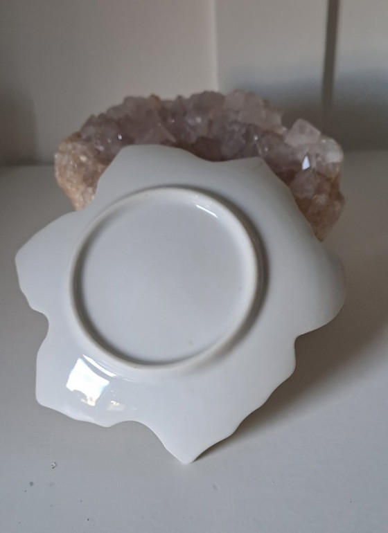 Unique nice white candle holder in the shape of an oak leaf.🕎 – Table accessories, Porcelain (photo 8 of 14)