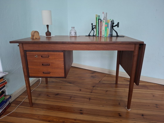 Image 1 of Stijlvol bureau van Arne Vodder