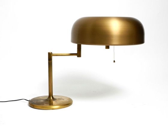 Image 1 of Straordinaria lampada da tavolo XXL in ottone di Staff del 1960 con snodo girevole