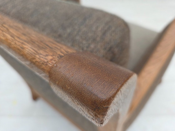 Image 1 of Années 1950, fauteuil danois, meuble en laine, bois de chêne massif sculpté.