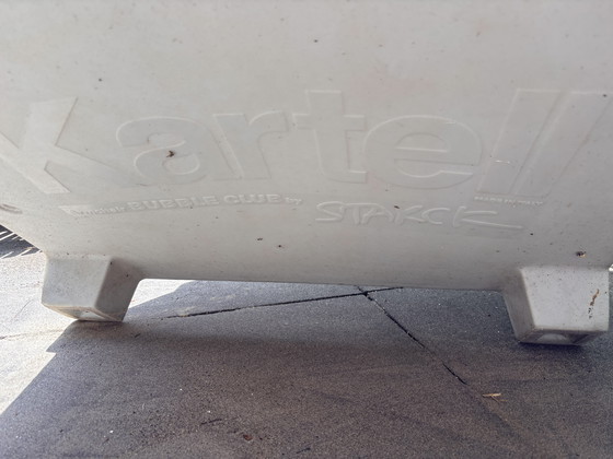 Image 1 of 4 poltrone e 2 tavolini Philip Starck Kartell Bubble incl. cuscini