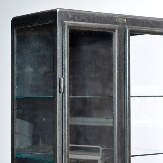 Image 1 of Armoire à pharmacie en fer poli, années 1910