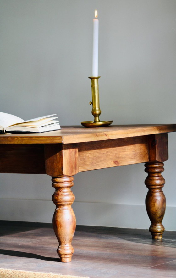 Image 1 of Table basse en pin massif