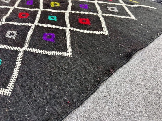 Image 1 of Zwart platgeweven vloerkleed 2m x 1m
